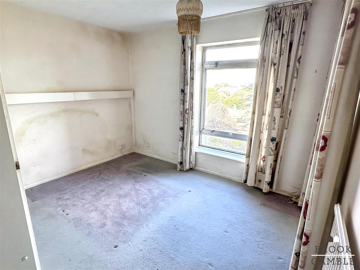 3 Bedroom Flat. St. Johns Road in Eastbourne,  15